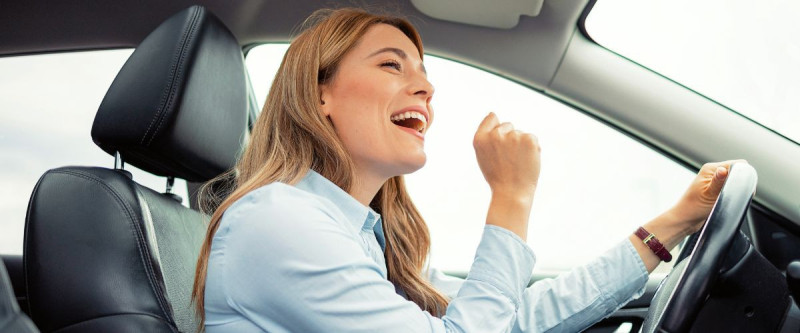 Apprendre l’anglais en voiture: X méthodes efficaces